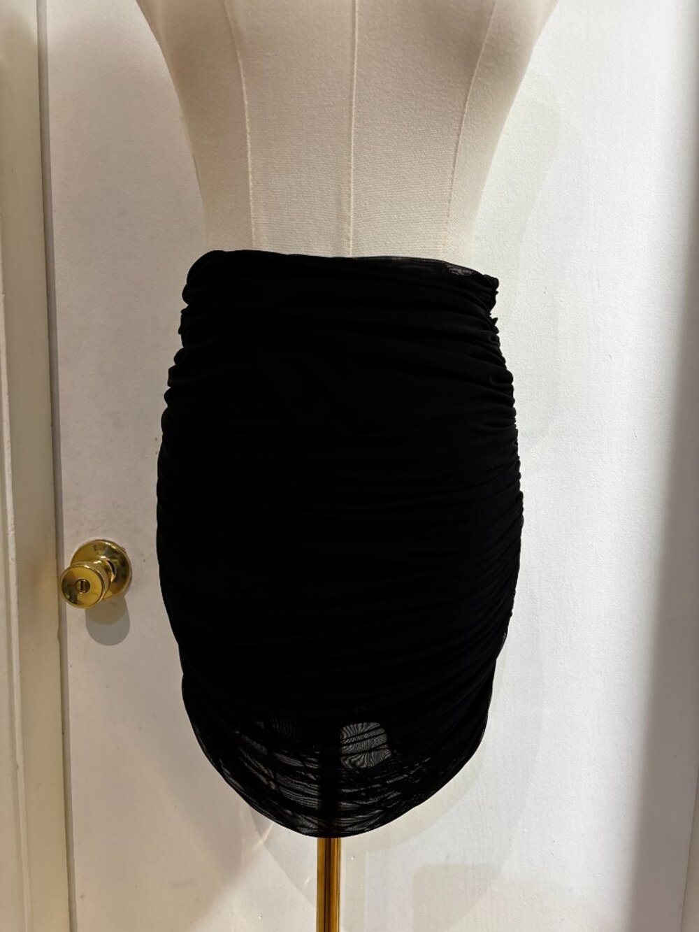 Babaton Ruffle Skirt sz 2